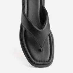 Tong TEXTO Noire En Cuir à Bride Matelassée -Boutique Caprice WWWERM 10382780018 5