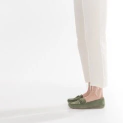 Mocassin Kaki En Cuir Velours éco-conçu -Boutique Caprice WWWERM 10383580404 6