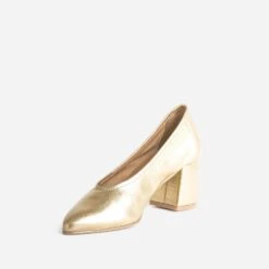 Escarpin Doré En Cuir à Décolleté Couvrant -Boutique Caprice WWWERM 10383960019 2