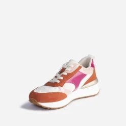 Tennis TEXTO Beige Et Terracotta à Détails Vernis Roses -Boutique Caprice WWWERM 10384320061 2