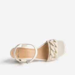 Sandale écrue En Cuir Avec Maxi-chaîne écrue -Boutique Caprice WWWERM 10386330049 4