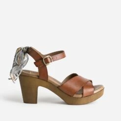Sandale Cognac En Cuir Détail Foulard