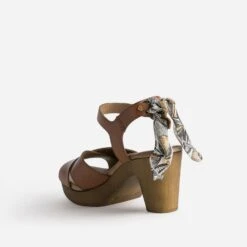 Sandale Cognac En Cuir Détail Foulard -Boutique Caprice WWWERM 10386330052 3