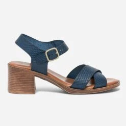 Sandale Bleue En Cuir Embossé