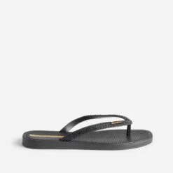 Tong IPANEMA Noire à Bride Embossée